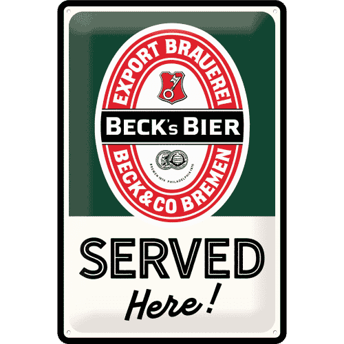 Werbeschild Becks,Das bekannteste deutsche Bier der Welt in der markanten grünen Flasche schaut auf eine lange Retro-Vergangenheit und nostalgische Designs zurück. Gegründet im 19. Jahrhundert in Bremen, exportiert die Brauerei heute in über 90 Länder und erfreut sich einer breiten Fangemeinschaft.