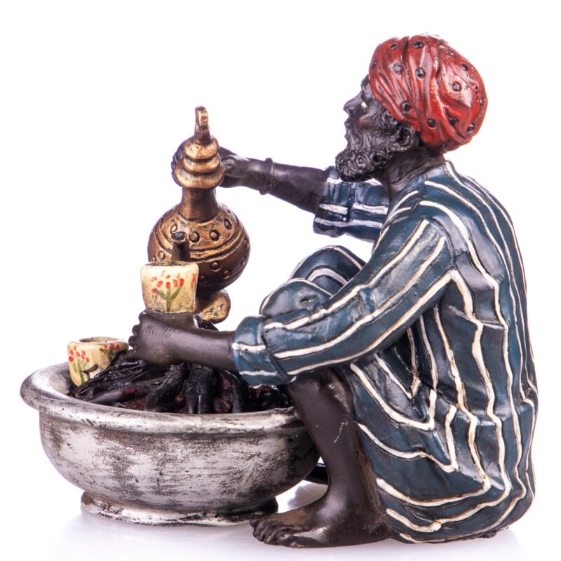 Farbige Bronzefigur Wiener Art Araber mit Mokkakanne ca.9cm
