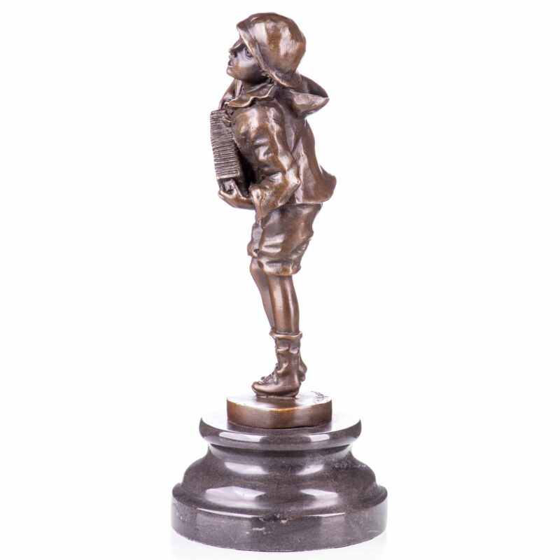 Junge mit Akkordeon Bronze Skulptur