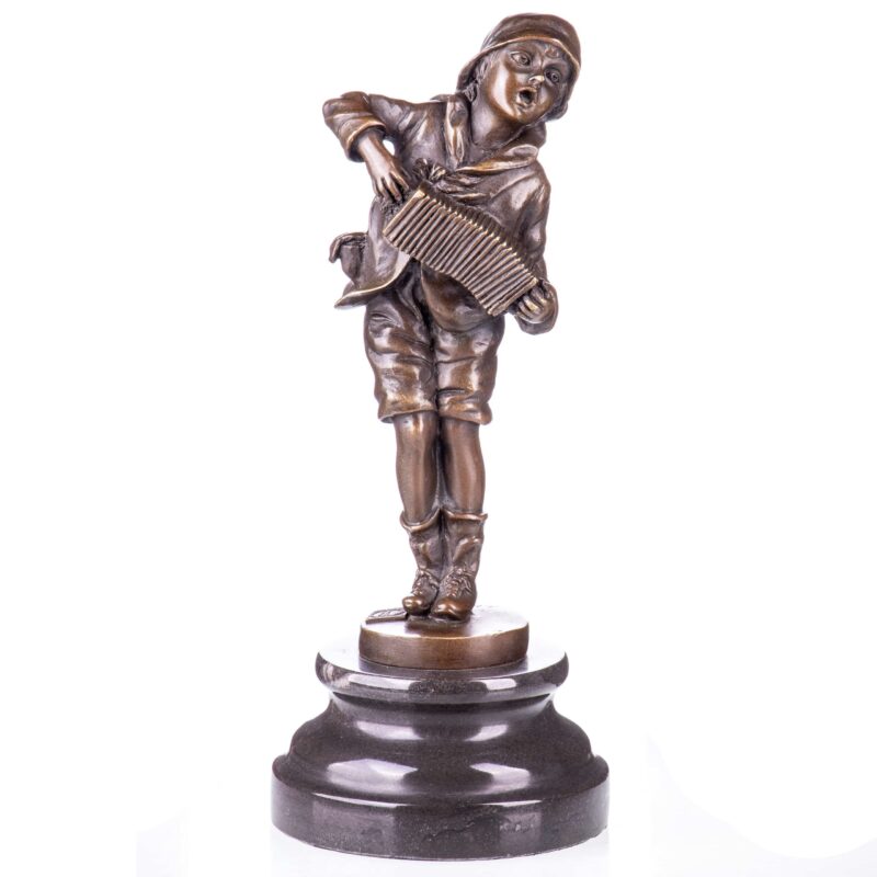 Junge mit Akkordeon Bronze Skulptur